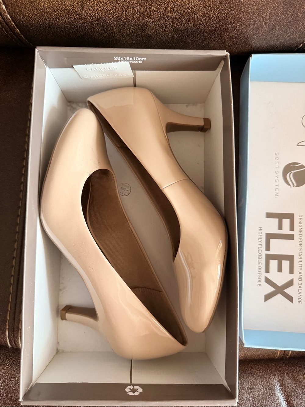 •LIFE STRIDE• “Parigi” Classic Round Toe Pumps >> Taupe Glory >> sz 7